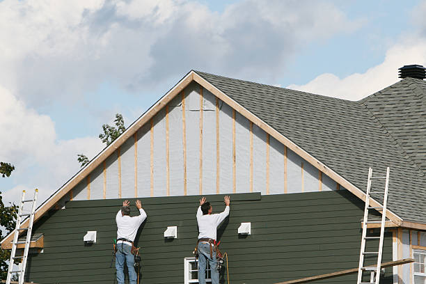 Professional Siding Replacement technician working in Circleville, OH